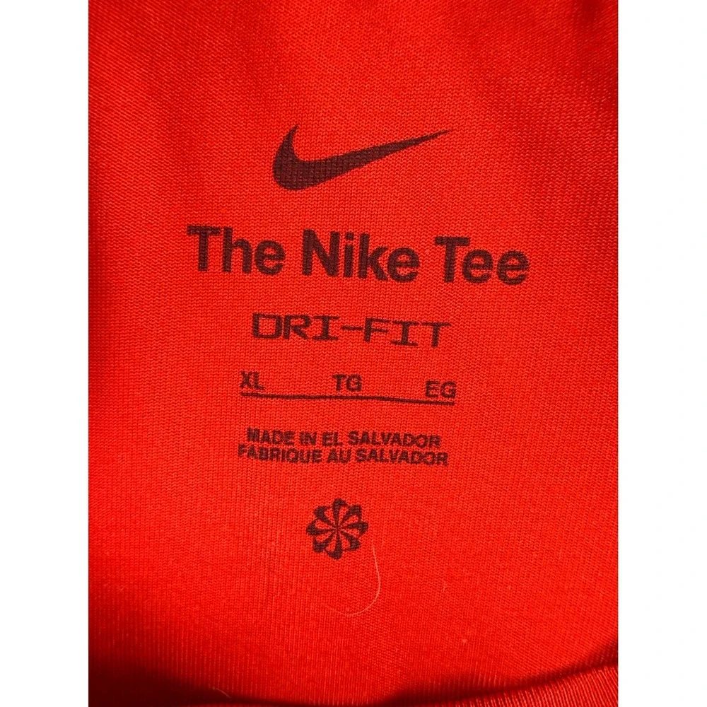 Nike Dri-FIT T-Shirt Kids XL Red Short Sleeve Swoosh Logo Graphic‎ Tee